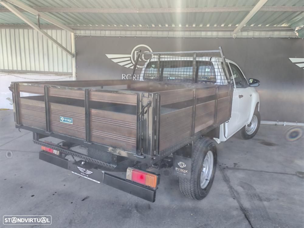 Toyota Hilux 2.4 D-4D 4WD CE 3L - 6