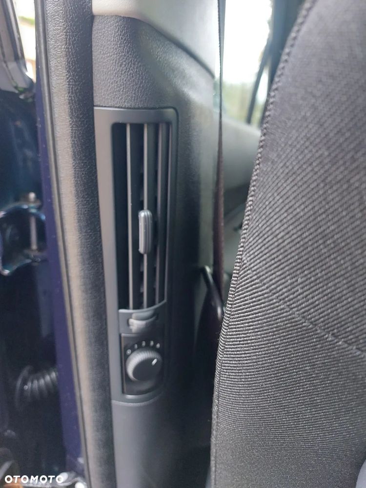 Peugeot 5008 1.6 THP Active - 15