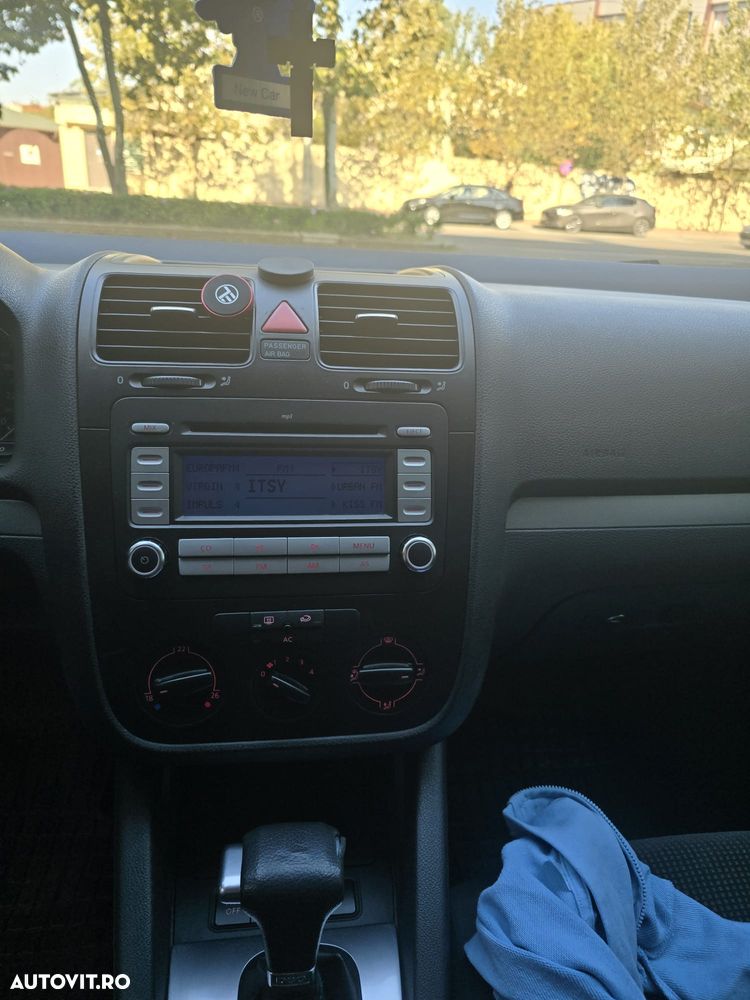 Volkswagen Jetta - 10