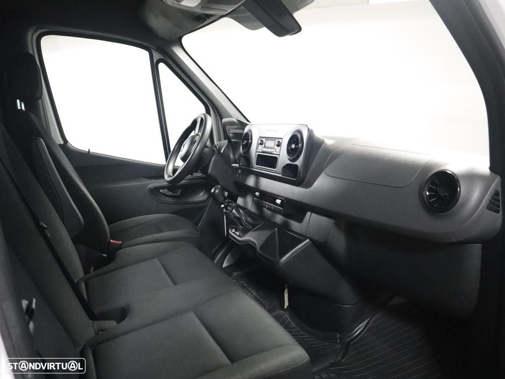 Mercedes-Benz Sprinter Furgón Diesel 311 - 6