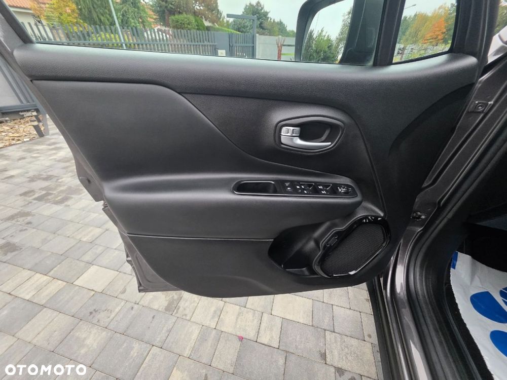 Jeep Renegade - 10