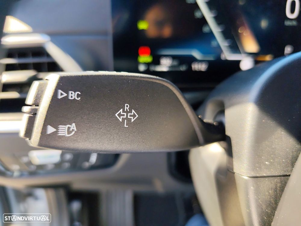 BMW 320 d Touring Pack Desportivo M Auto - 20