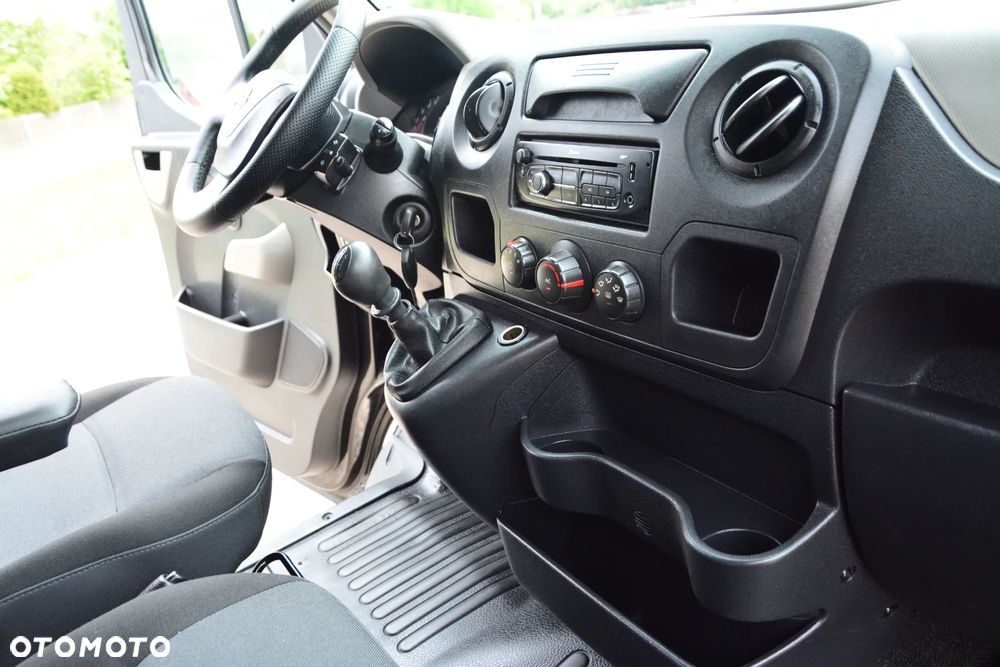 Nissan NV400 - 23