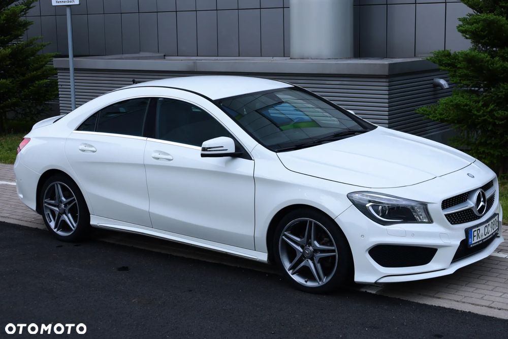 Mercedes-Benz CLA 180 AMG Line - 22