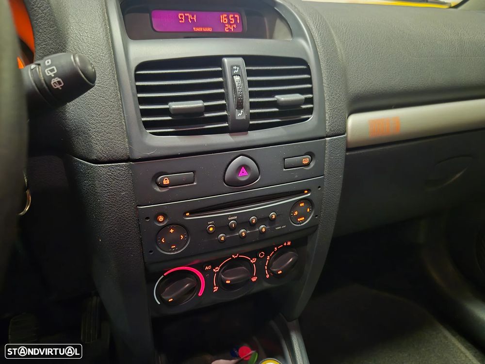 Renault Clio 1.2 16V Dynamique - 17