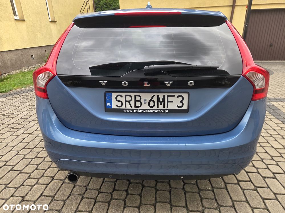 Volvo V60 D2 Momentum - 4