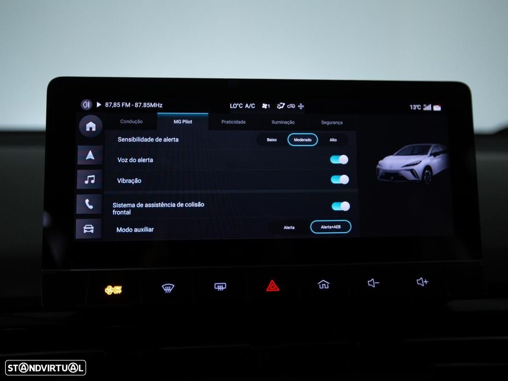 MG MG4 64 kWh Luxury - 28