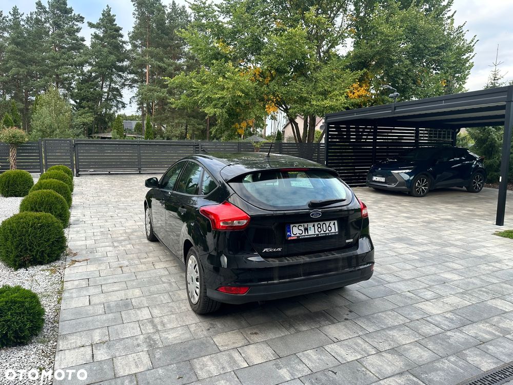 Ford Focus 1.0 EcoBoost Ambiente - 9