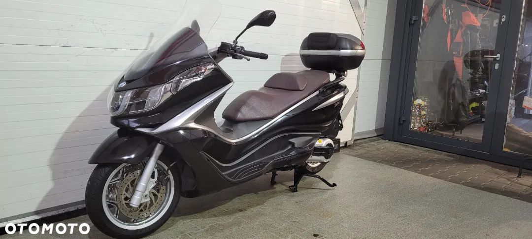 Piaggio X10 - 1