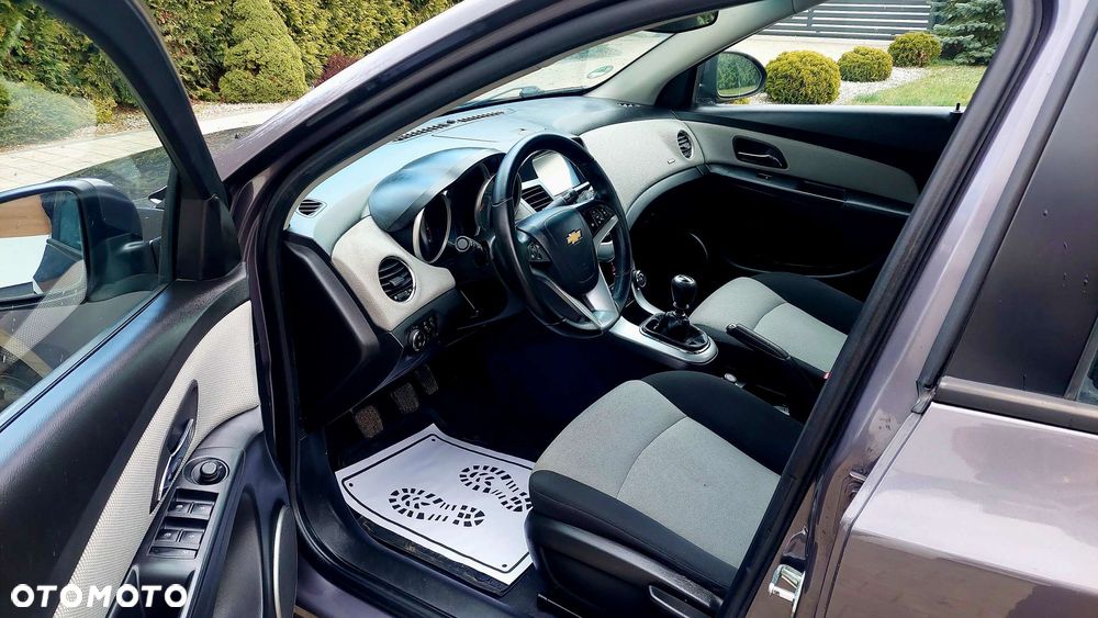 Chevrolet Cruze 1.8 LS - 4