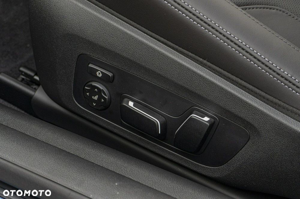 BMW M4 Competition M xDrive - 13