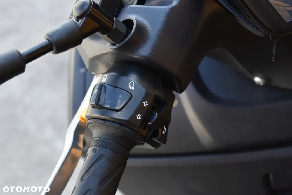 Suzuki Burgman - 18