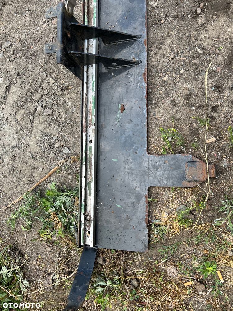 Blacha uchwyt wyciągarki na pakę Nissan navara d40 - 2