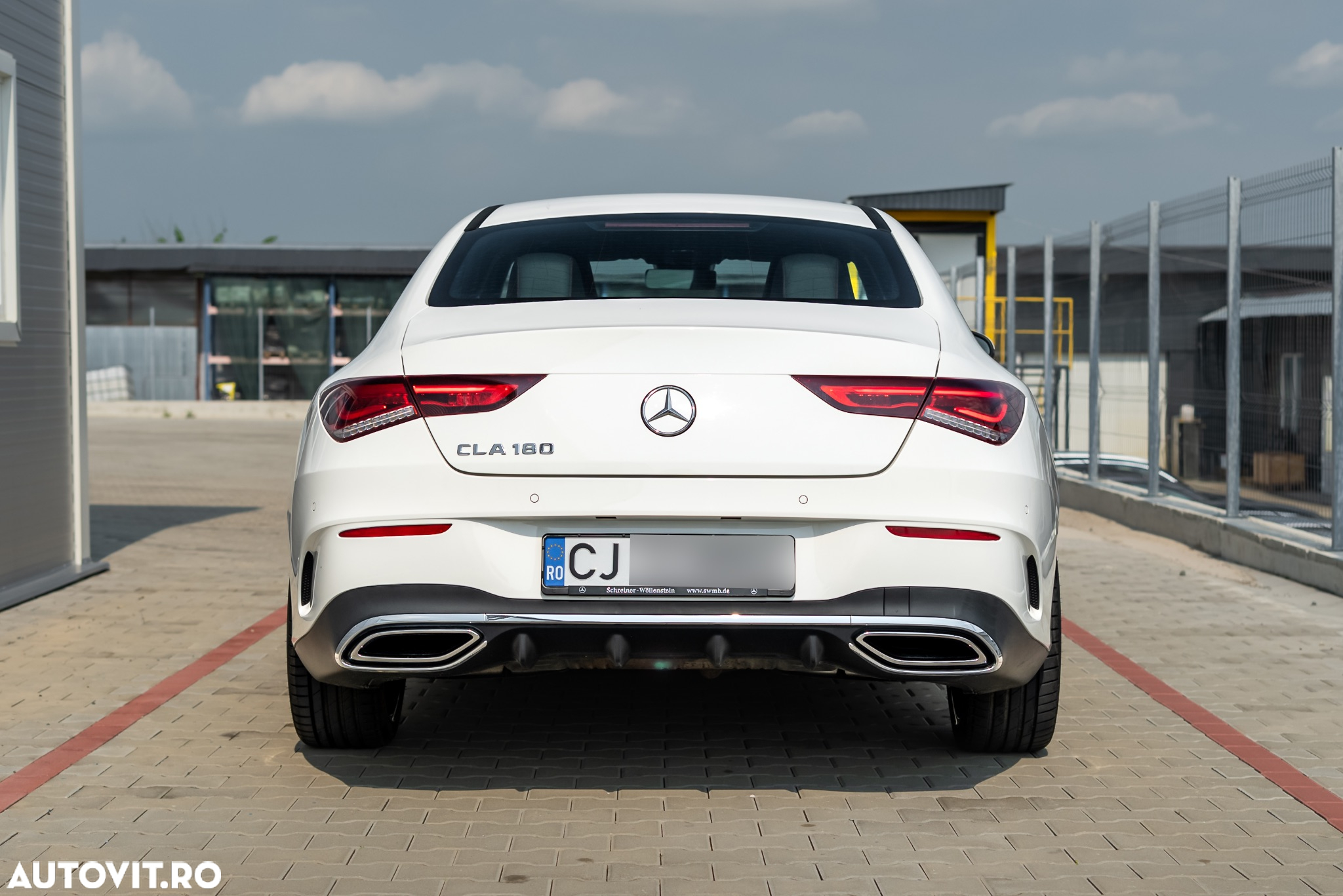 Mercedes-Benz CLA 180 7G-DCT AMG Line - 24