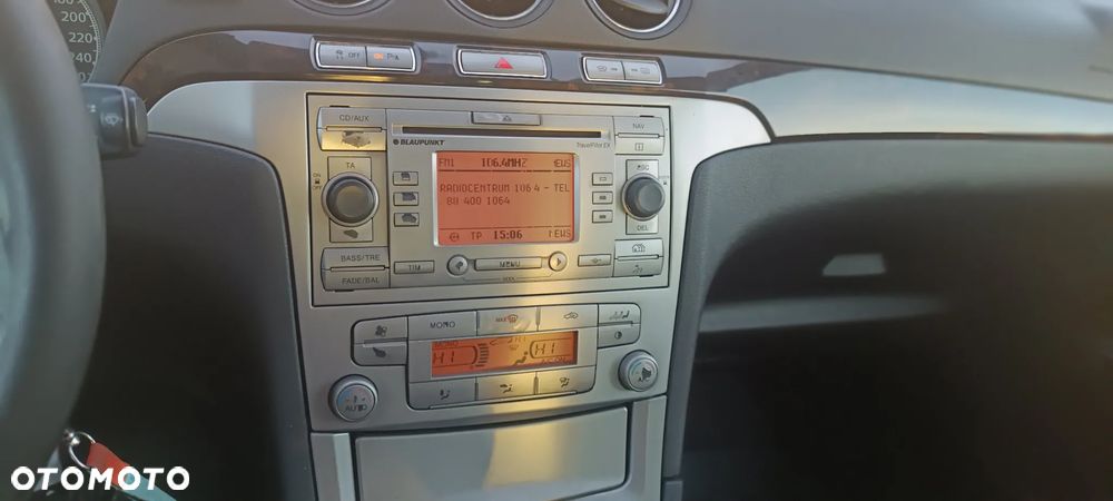 Ford Galaxy 2.0 TDCi DPF Ghia - 11