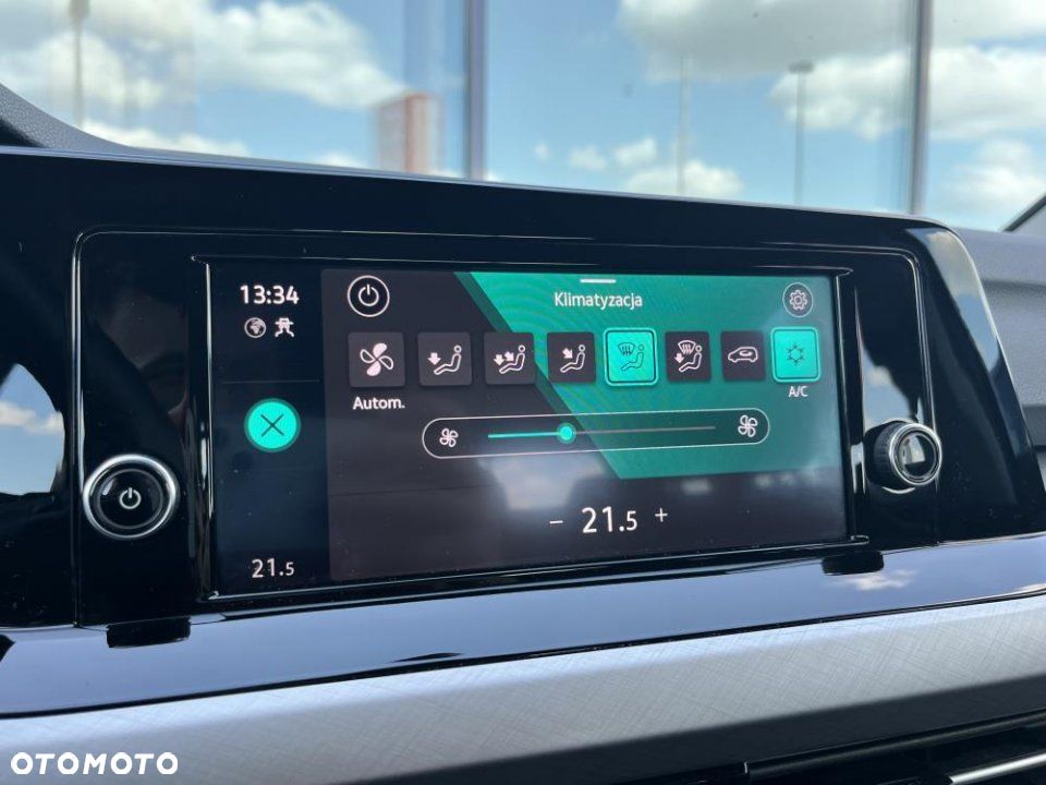 Volkswagen Golf - 28