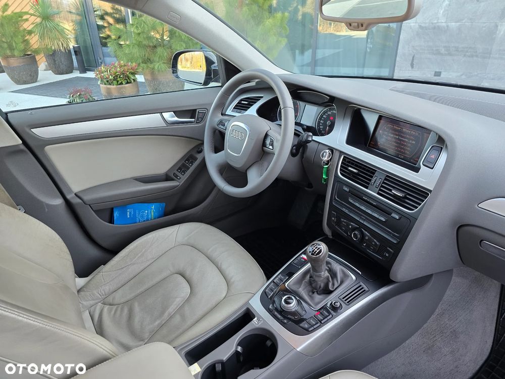 Audi A4 Avant 2.0 TDI DPF Ambiente - 11