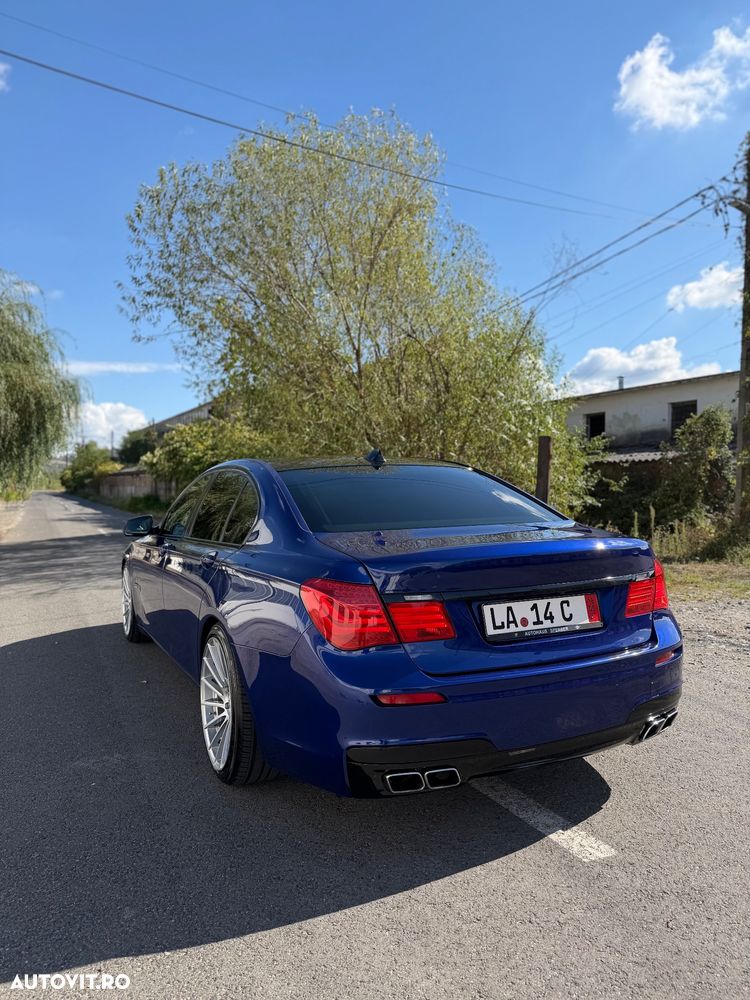 BMW 7 Series 2010 photo 3