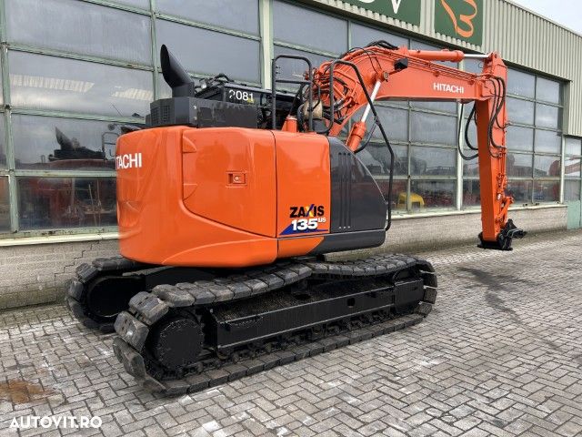 Hitachi ZX 135 US-6 - 7
