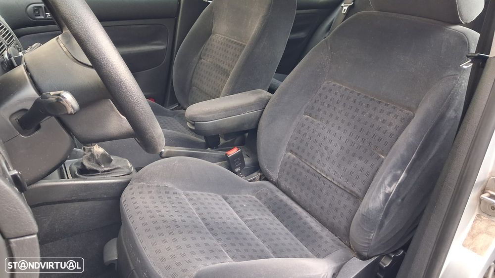 VW Golf 1.4i Confort - 13