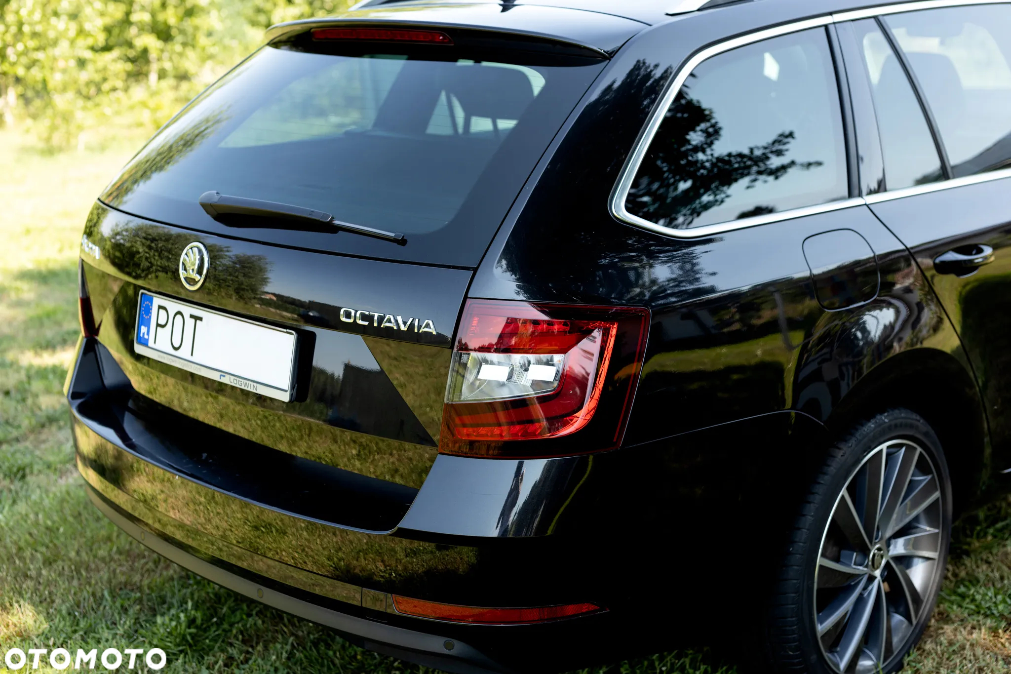 Skoda Octavia Combi 2.0 TDI L&K - 14