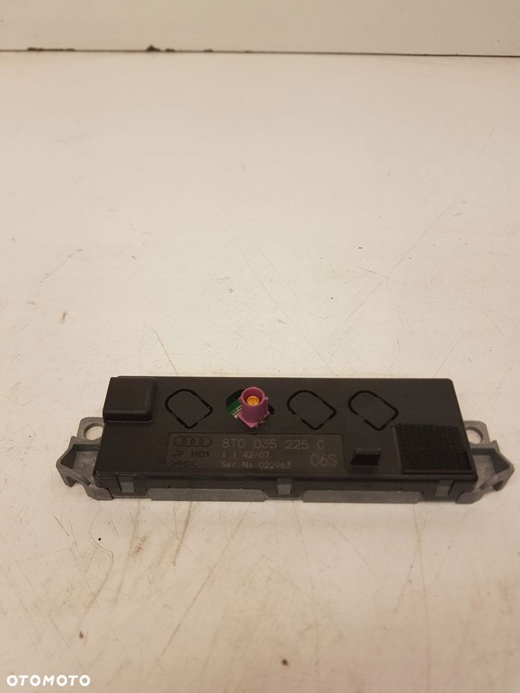WZMACNIACZ ANTENY AUDI A5 LIFT 8T0035225C - 1