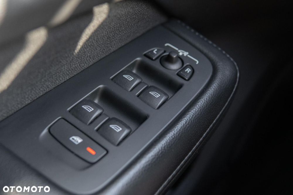 Volvo V60 B4 D Momentum Pro - 32