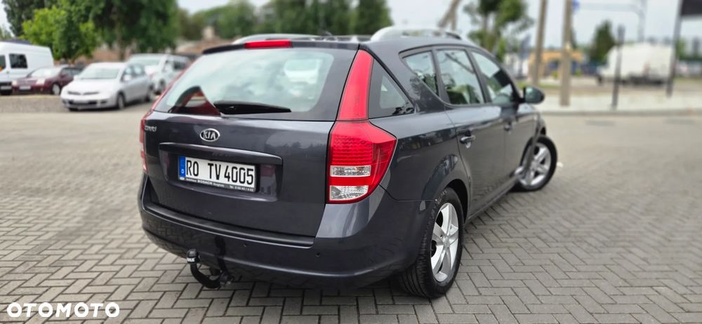 Kia Ceed 1.4 CVVT Dream-Team Edition - 14