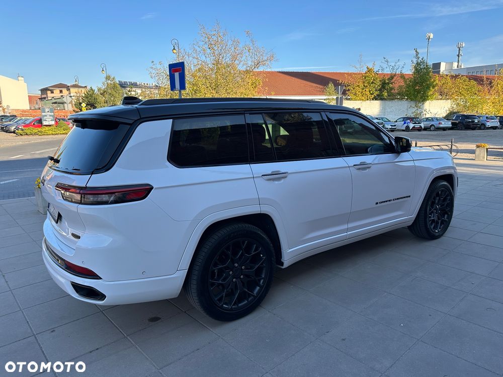 Jeep Grand Cherokee - 22