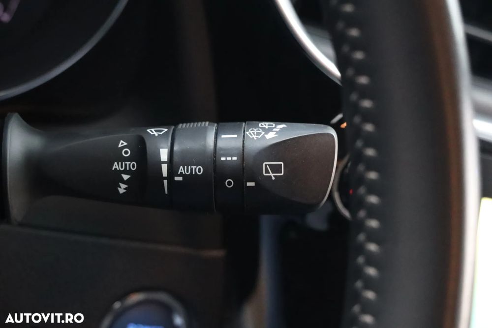 Toyota Auris 1.8 L VVT-i Hybrid Luna - 35