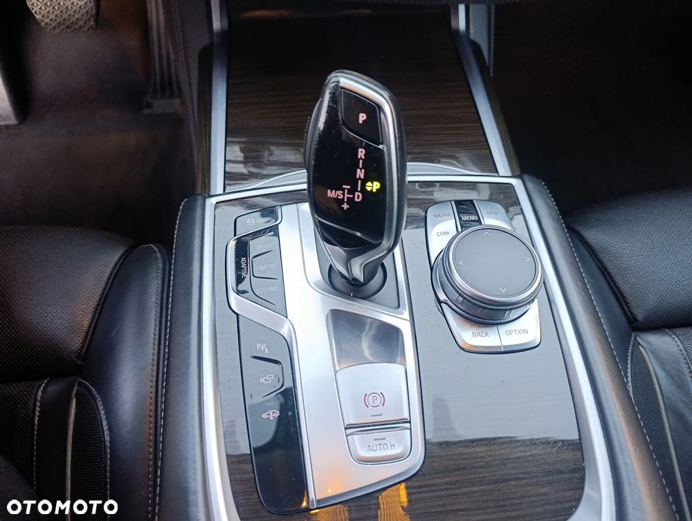 BMW Seria 7 730d xDrive - 25