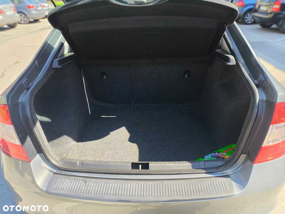 Skoda RAPID 1.2 TSI Active - 10