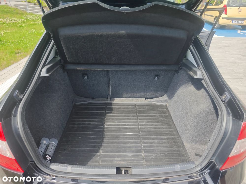 Skoda RAPID 1.2 TSI Active - 16