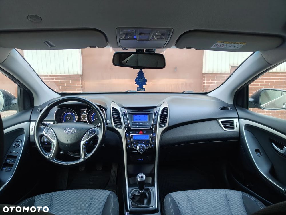 Hyundai i30 blue 1.6 CRDi Trend - 2