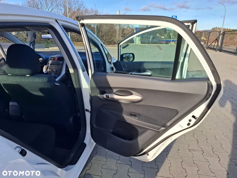 Toyota Auris 1.33 VVT-i - 17