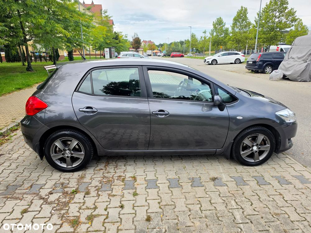 Toyota Auris 1.6 VVT-i Executive - 9