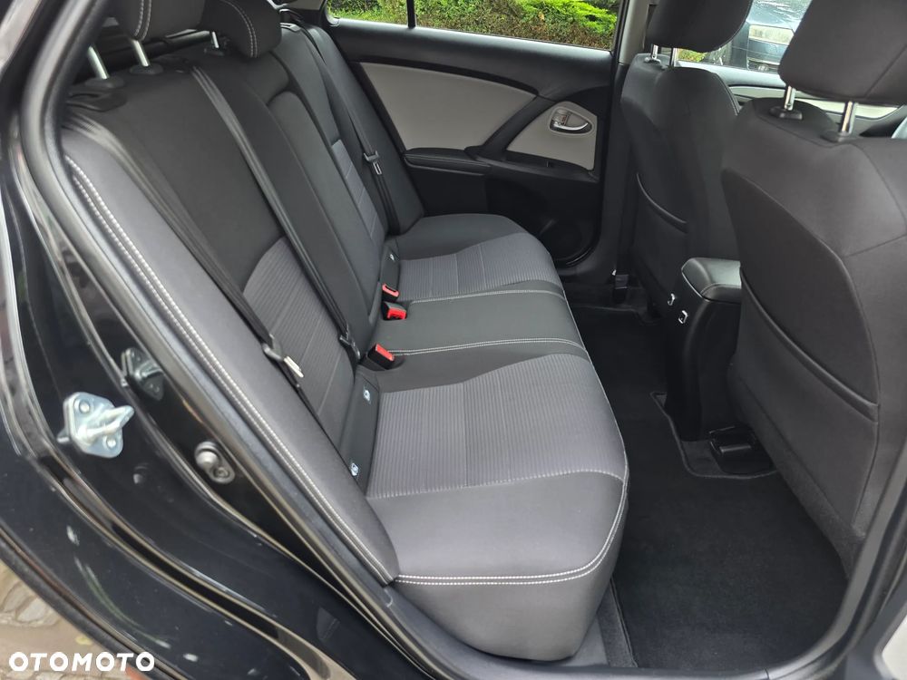 Toyota Avensis - 23