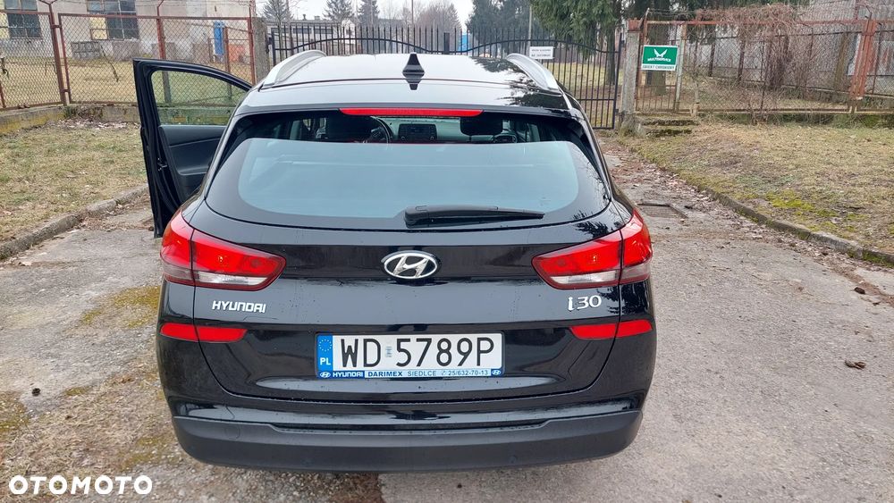 Hyundai i30 1.5 DPI Classic + - 5