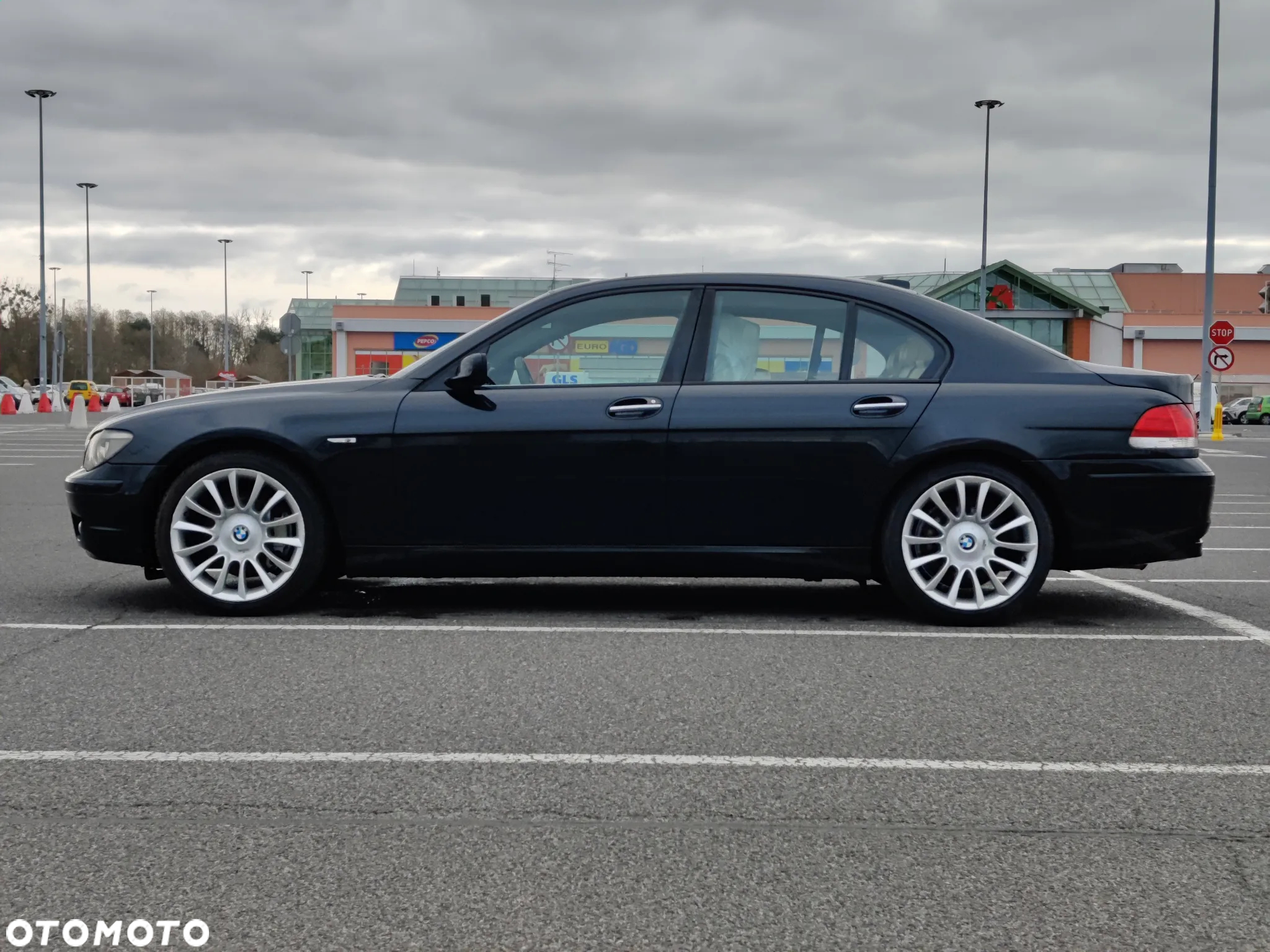 BMW Seria 7 750i - 9