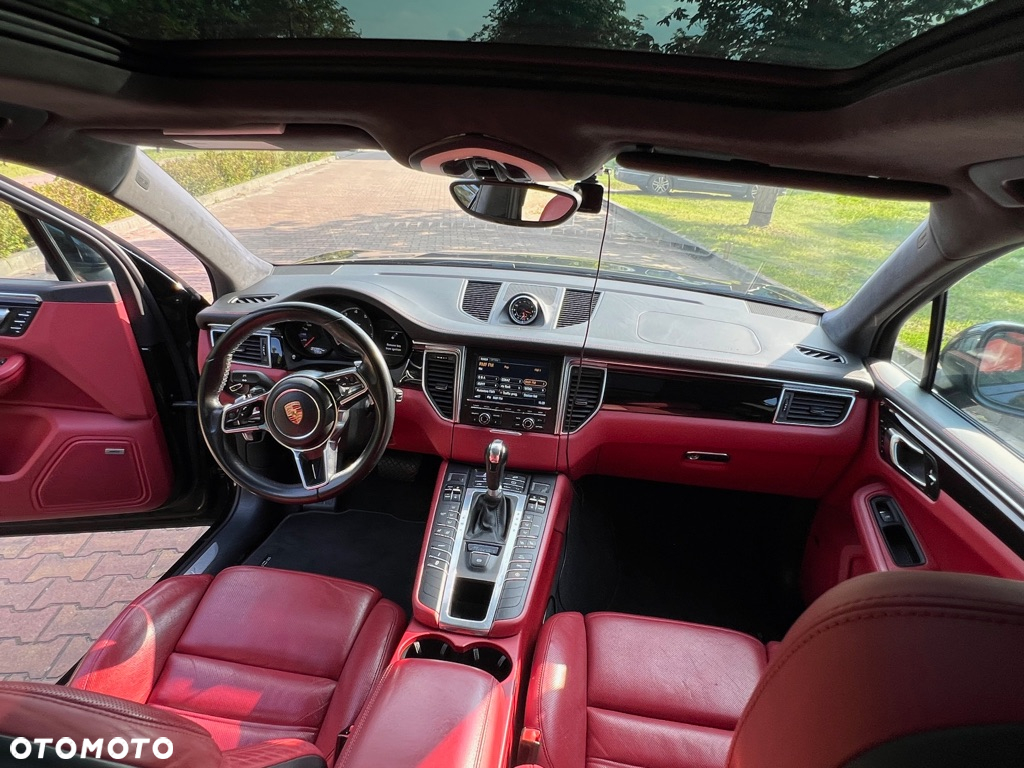 Porsche Macan Turbo - 30