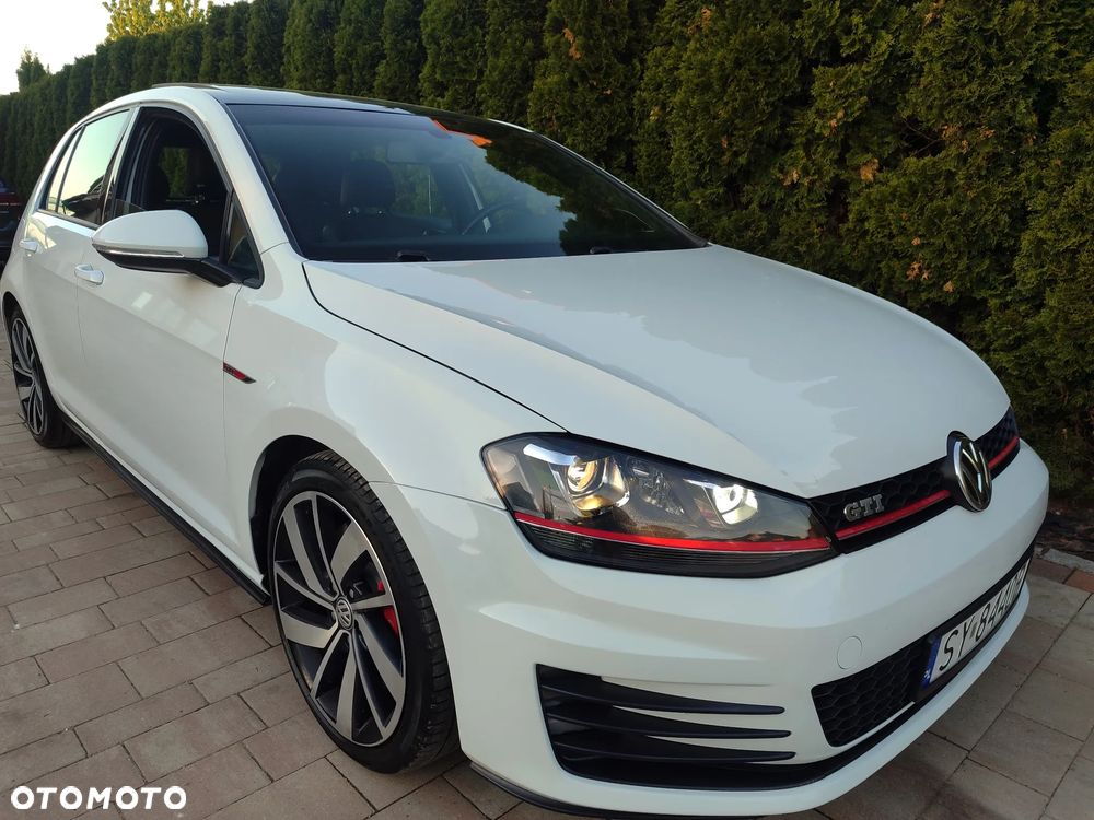 Volkswagen Golf GTI (BlueMotion Technology) DSG - 11