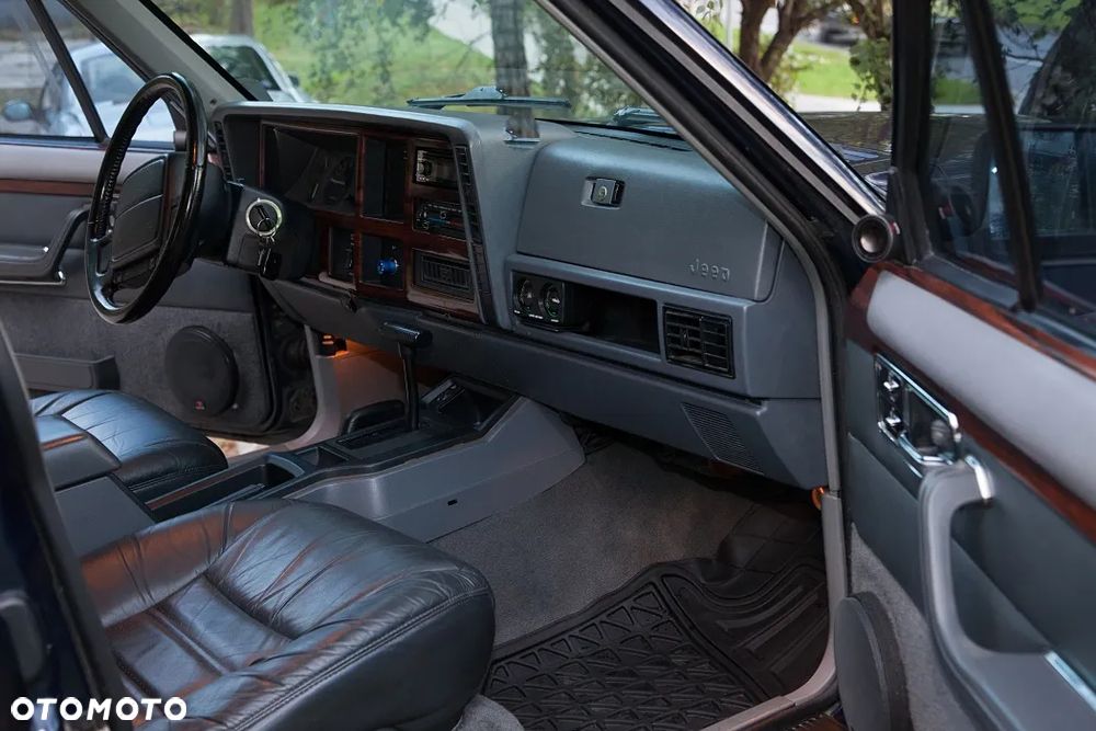 Jeep Cherokee - 9