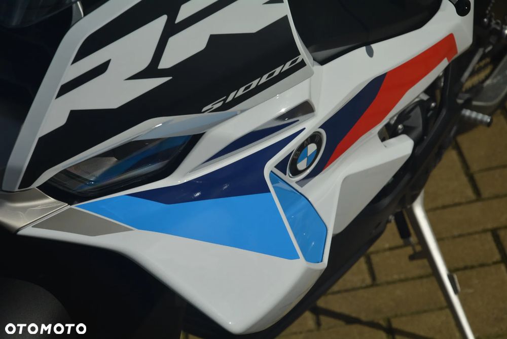 BMW S - 12