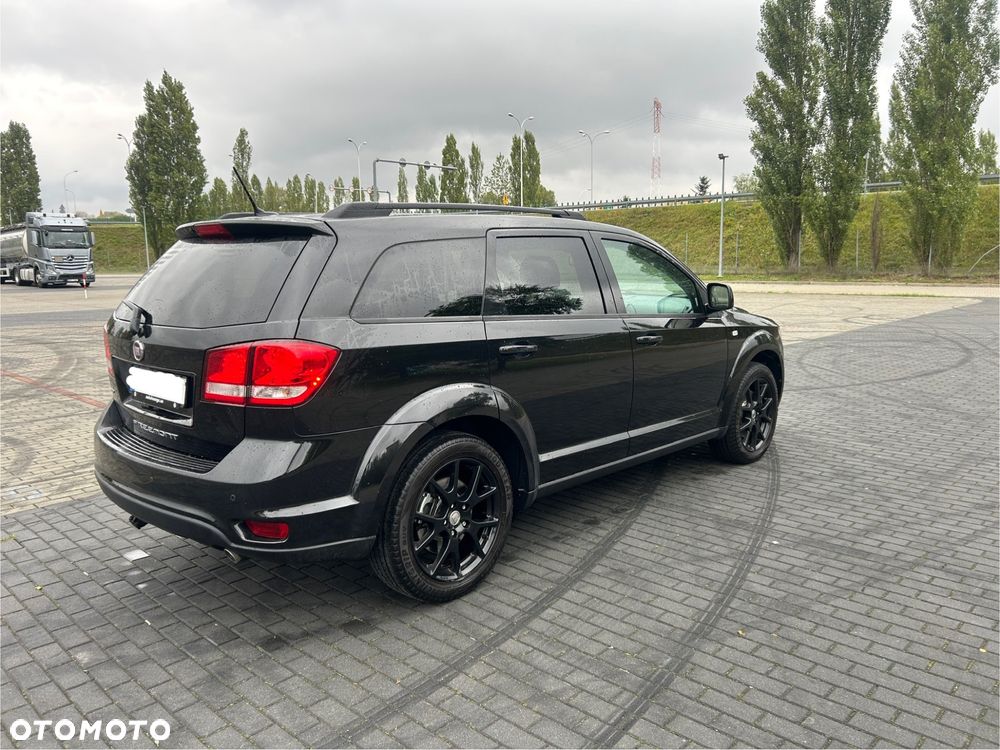 Fiat Freemont 2.0 Multijet Black Code AWD - 4