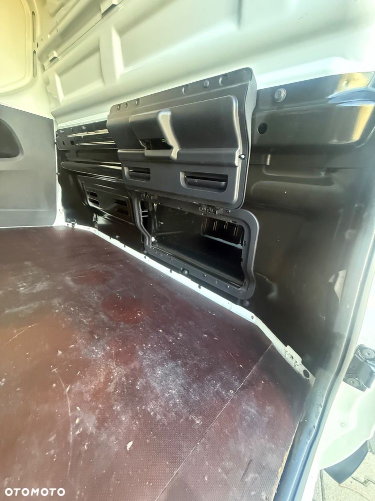 Renault TRAFIC - 26
