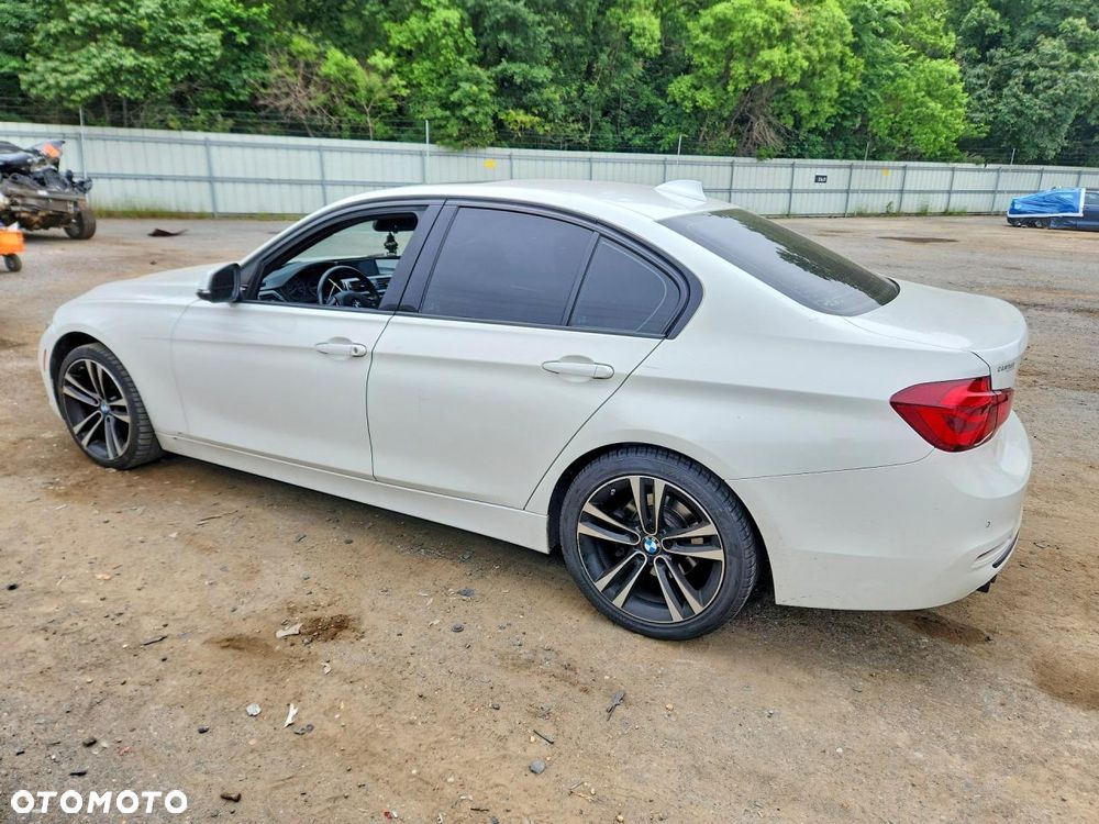 BMW Seria 3 330i M Sport - 2