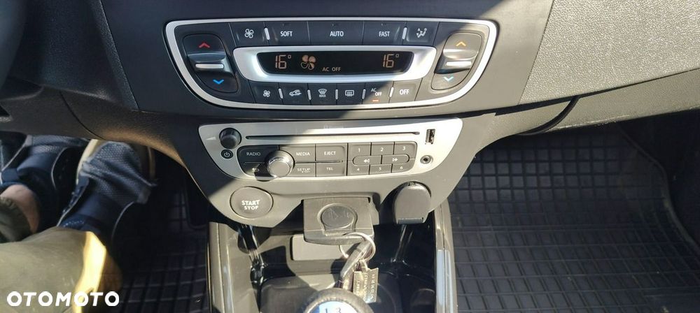 Renault Megane 1.5 dCi Energy Bose EU6 - 21