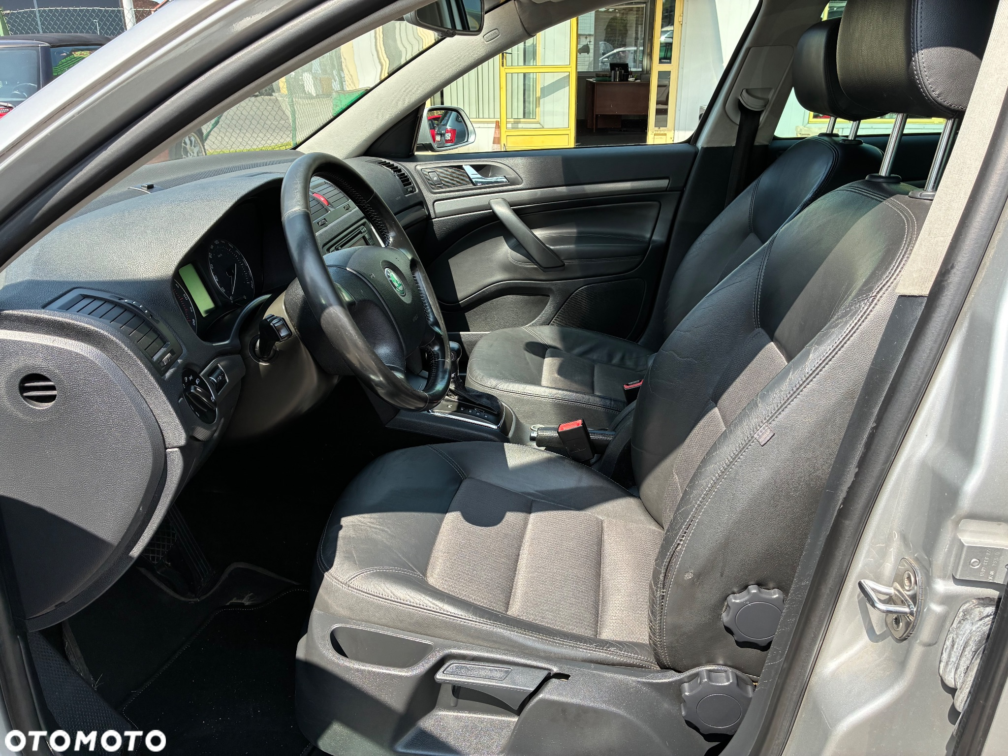 Skoda Octavia 1.9 TDI Ambiente DSG - 9