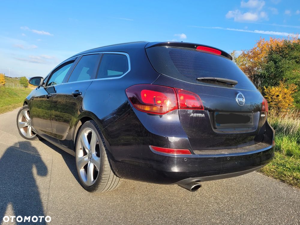 Opel Astra 2011 photo 5