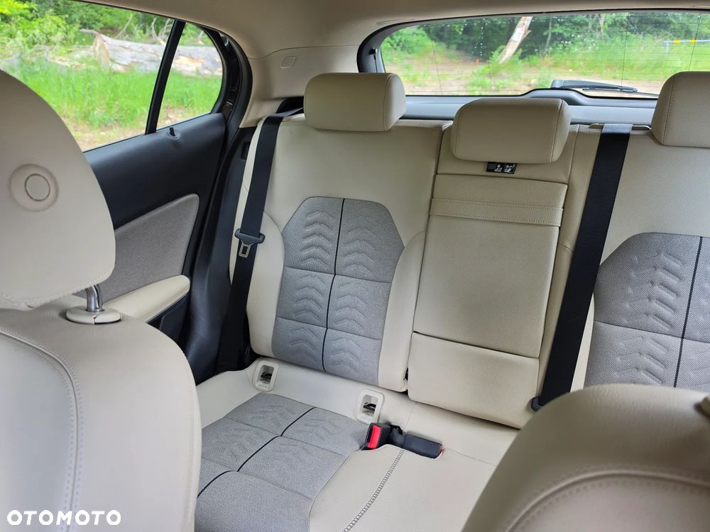 Mercedes-Benz GLA 250 4-Matic AMG Line - 22